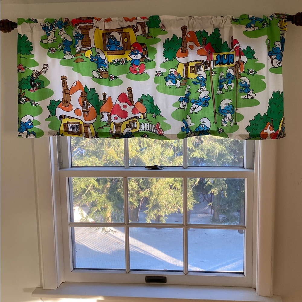 VTG Smurf Bedsheet Window Valance